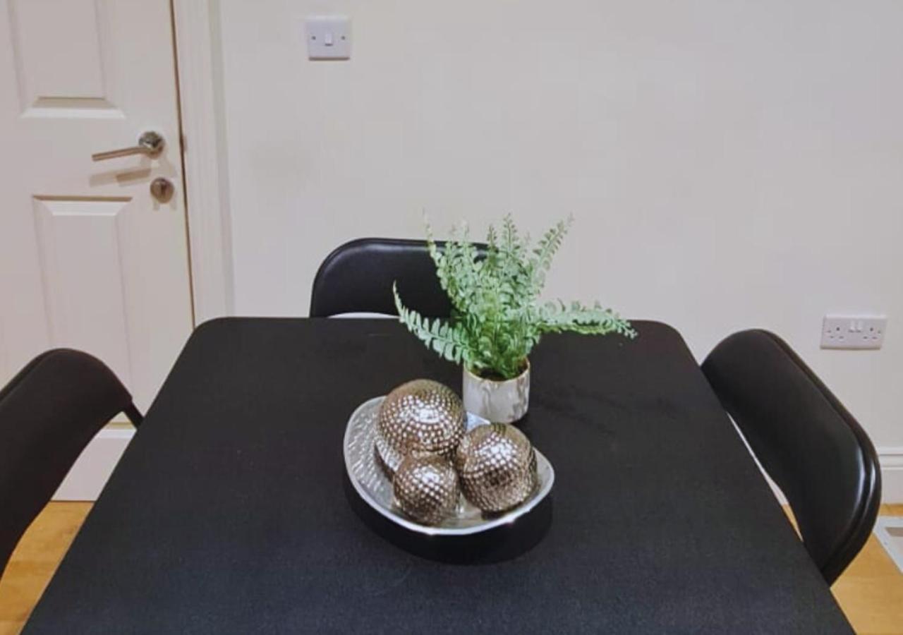 Modern 2 Bedroom Apartment In Peckham ลอนดอน ภายนอก รูปภาพ